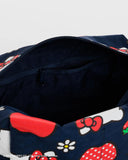 Baggu-Dopp Kit Hello Kitty et Pommes Close Up