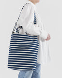 Baggu-Sac Duck-Linge Bleu Marin Lifestyle 2