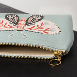 Danica Sac A Cosmetiques et Coffre A Crayons Avec Fermeture Eclair Far and Away Cosmetics Bag And Pencil Case Motif De Papillon De Nuit Ouvert