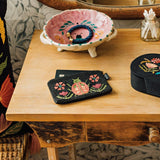 Danica studio - Petite Pochette Perle - Amulet - Dans décor