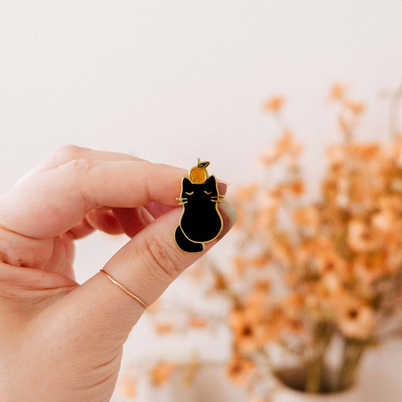 Mimi Et August - Épinglette En Émail - Chat Orange