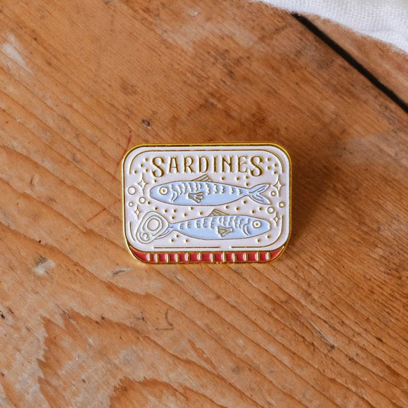 Mimi Et August - Épinglette En Émail - Sardines