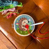 Mini-kit de broderie à aiguille à perforer hérisson - Kikkerland
