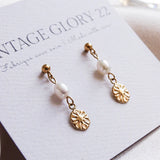 Vintage Glory 22 - Boucle d'Oreille Mia Dorée Close Up