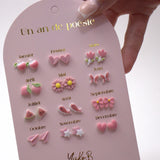 Yuko B. - Boucles d'oreilles en céramique - Un An De Poésie Rose - YB-500-222 - En MAin Gros Plan
