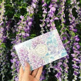 Confections Alicja Barre De Chocolat Carte Postale Lavender Lilac Dans Main